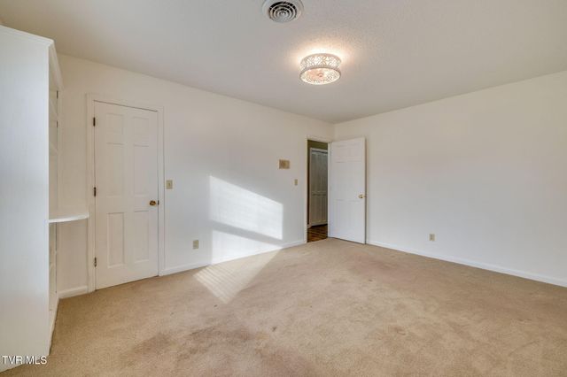 1019 Somerset Drive, Johnson City, TN 37604