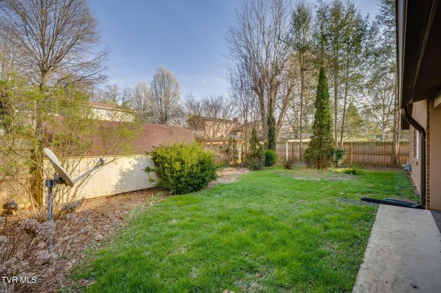 1019 Somerset Drive, Johnson City, TN 37604