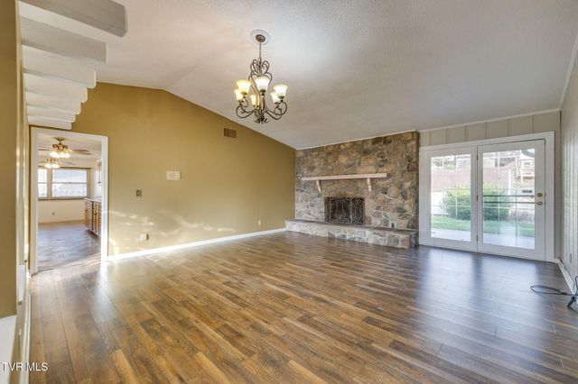 1019 Somerset Drive, Johnson City, TN 37604