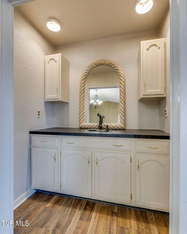 1019 Somerset Drive, Johnson City, TN 37604