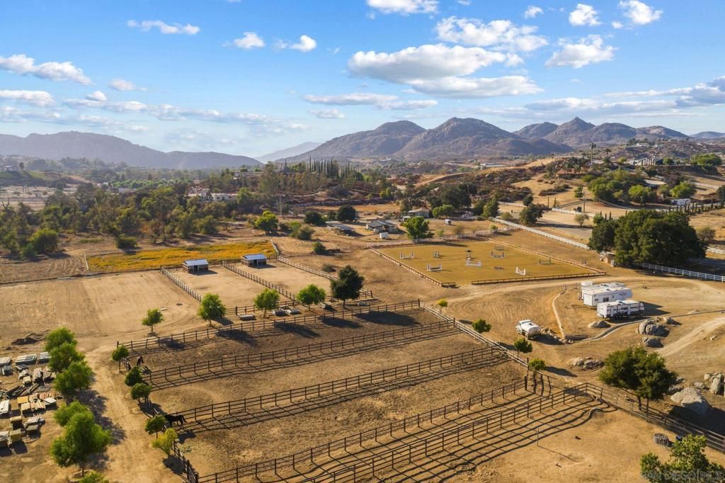 38955 E Benton Rd, Temecula, CA 92592 — photo 3