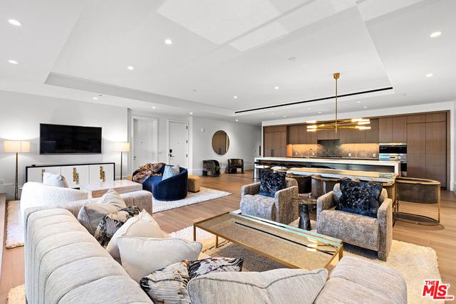 8420 W Sunset Boulevard 405, West Hollywood, CA 90069