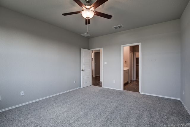 300 Ivy Roads, Seguin, TX 78155