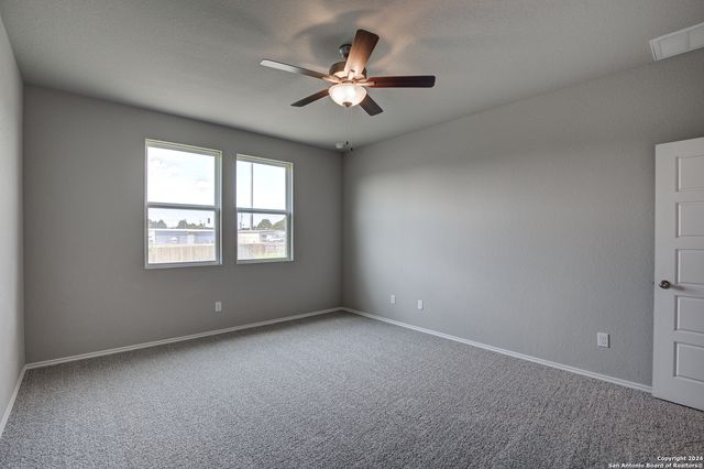 300 Ivy Roads, Seguin, TX 78155