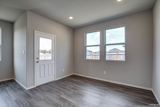 300 Ivy Roads, Seguin, TX 78155