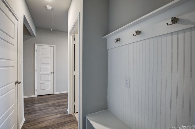 300 Ivy Roads, Seguin, TX 78155