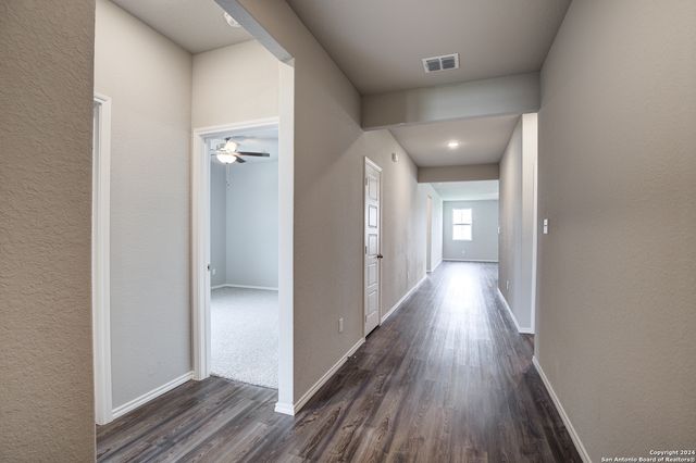 300 Ivy Roads, Seguin, TX 78155
