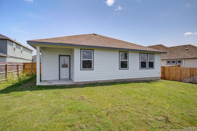300 Ivy Roads, Seguin, TX 78155