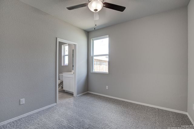 300 Ivy Roads, Seguin, TX 78155