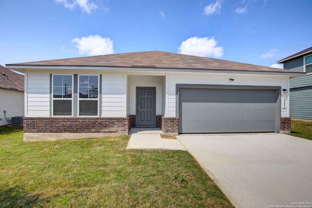 300 Ivy Roads, Seguin, TX 78155
