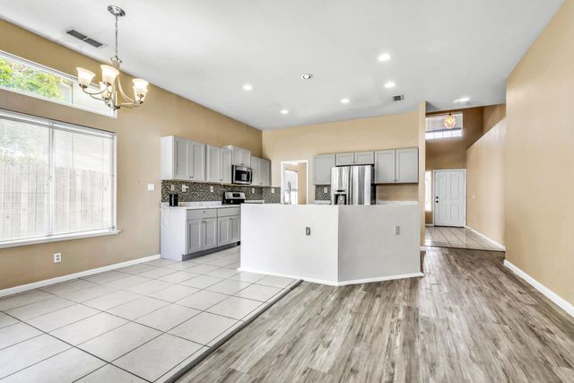 9063 Old Creek Dr, Elk Grove, CA 95758