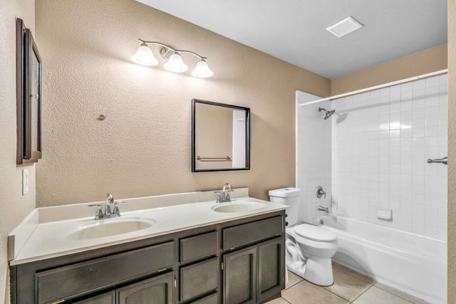 9063 Old Creek Dr, Elk Grove, CA 95758