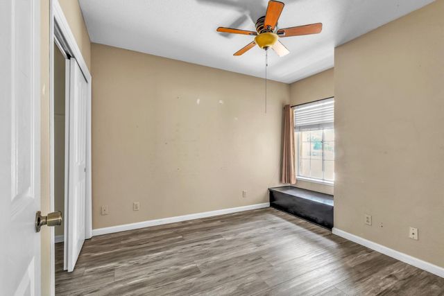 9063 Old Creek Dr, Elk Grove, CA 95758