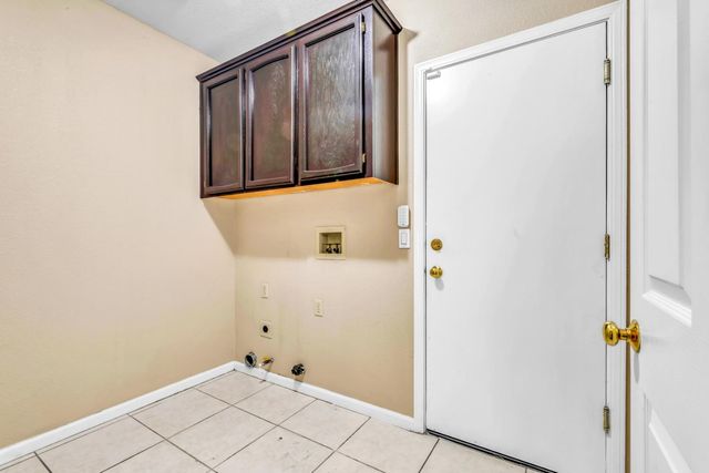 9063 Old Creek Dr, Elk Grove, CA 95758
