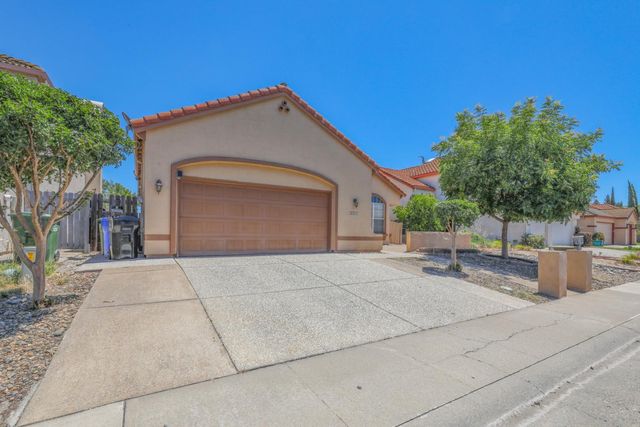 9063 Old Creek Dr, Elk Grove, CA 95758