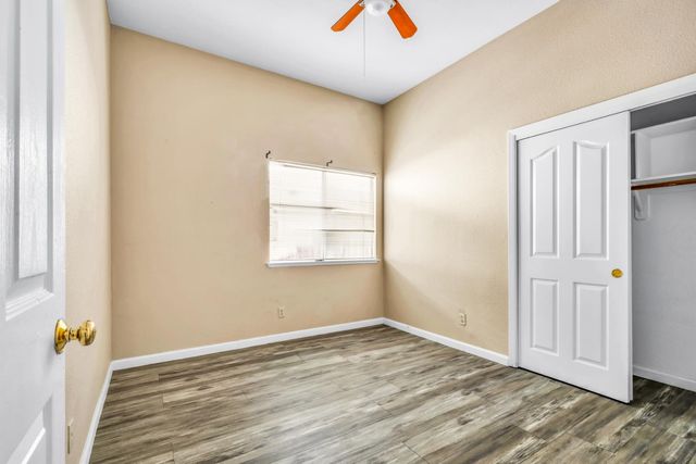 9063 Old Creek Dr, Elk Grove, CA 95758
