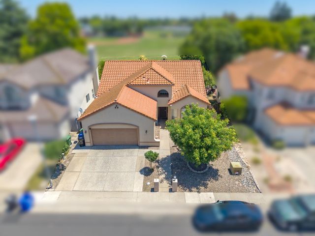 9063 Old Creek Dr, Elk Grove, CA 95758