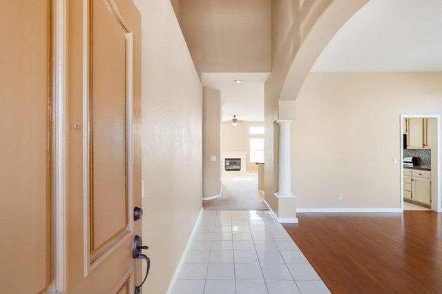9063 Old Creek Dr, Elk Grove, CA 95758