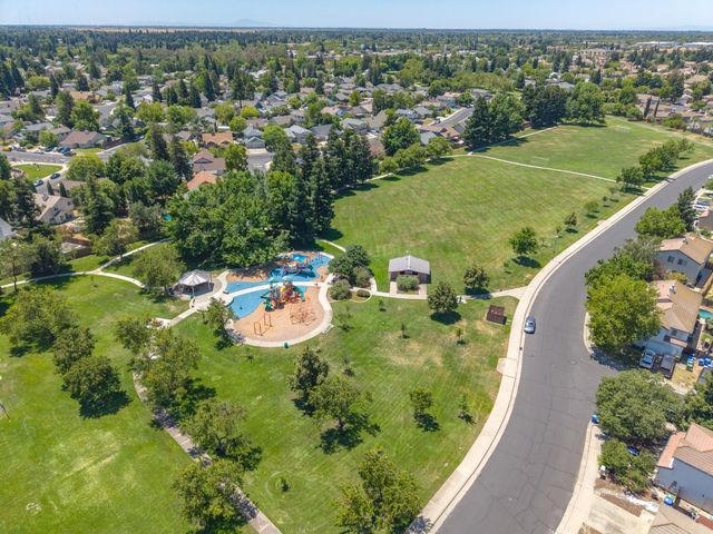 9063 Old Creek Dr, Elk Grove, CA 95758