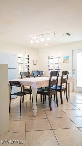 814 109th AVE N, Naples, FL 34108