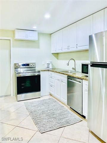 814 109th AVE N, Naples, FL 34108