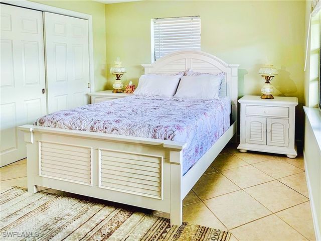 814 109th AVE N, Naples, FL 34108