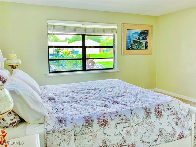 814 109th AVE N, Naples, FL 34108