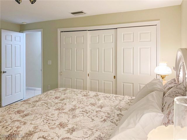 814 109th AVE N, Naples, FL 34108