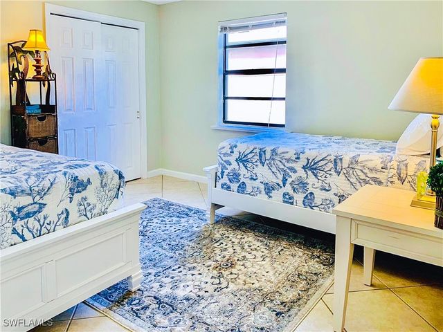 814 109th AVE N, Naples, FL 34108