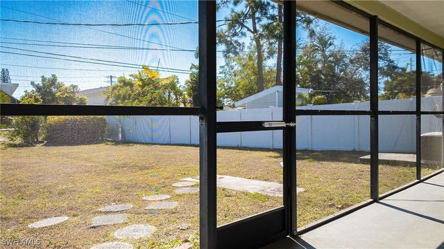 814 109th AVE N, Naples, FL 34108