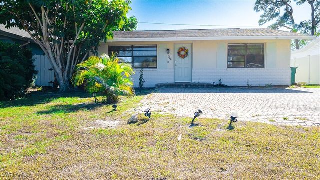 814 109th AVE N, Naples, FL 34108