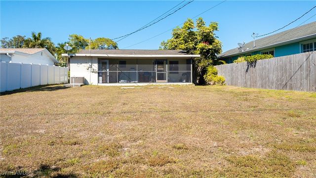 814 109th AVE N, Naples, FL 34108