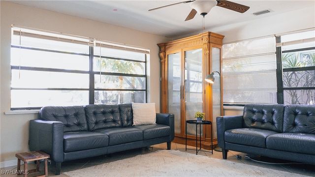 814 109th AVE N, Naples, FL 34108