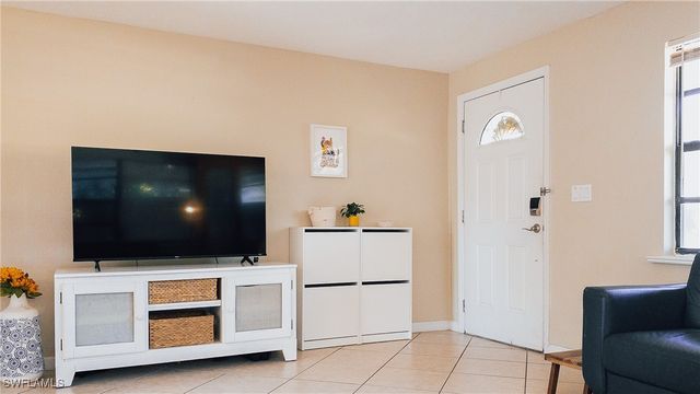 814 109th AVE N, Naples, FL 34108