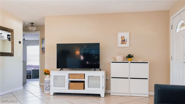 814 109th AVE N, Naples, FL 34108