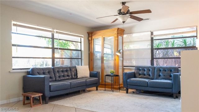 814 109th AVE N, Naples, FL 34108