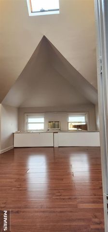 211 Broad Avenue 203, Palisades Park, NJ 07650