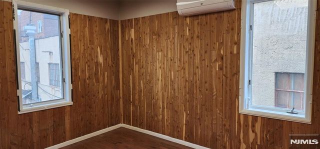 211 Broad Avenue 203, Palisades Park, NJ 07650