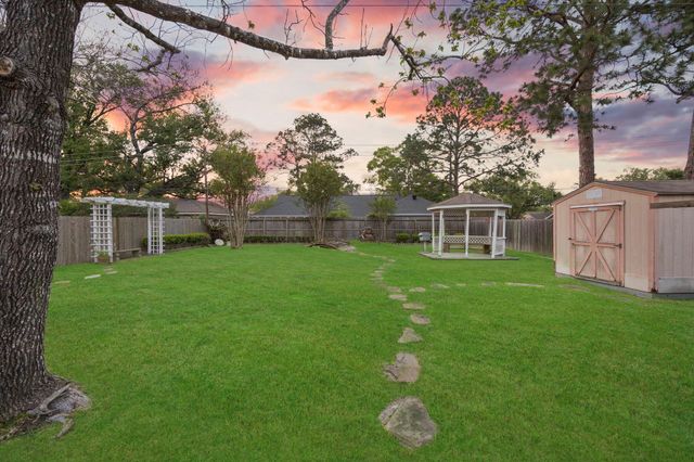 2335 Eaglerock Drive, Houston, TX 77080