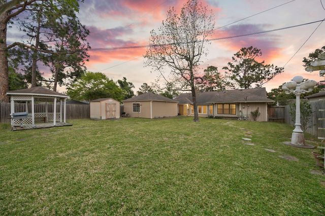 2335 Eaglerock Drive, Houston, TX 77080