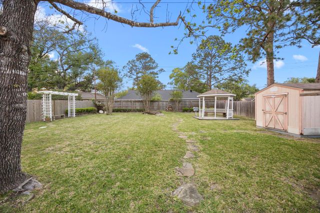 2335 Eaglerock Drive, Houston, TX 77080