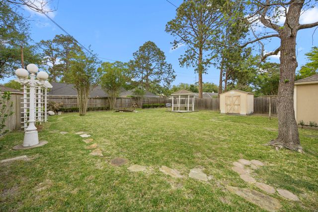 2335 Eaglerock Drive, Houston, TX 77080