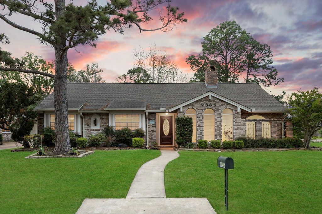 2335 Eaglerock Drive, Houston, TX 77080
