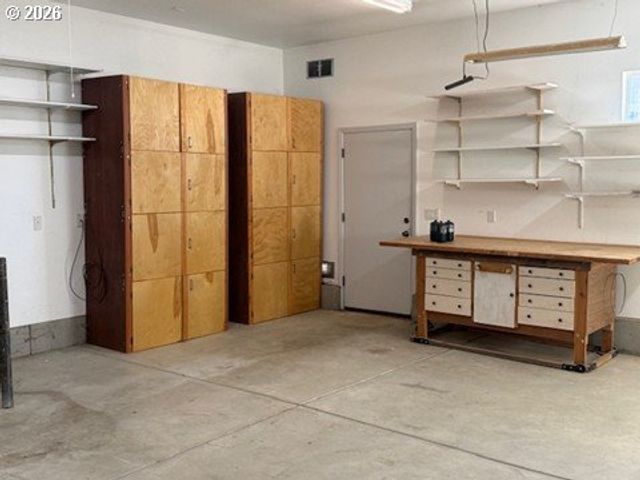 937 S St, Springfield, OR 97477