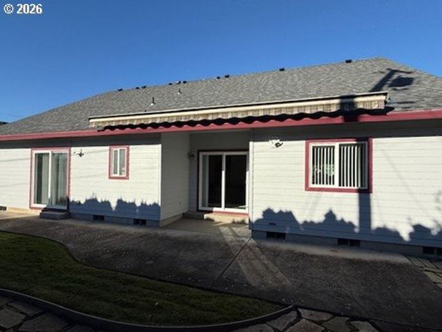 937 S St, Springfield, OR 97477