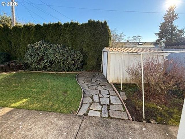 937 S St, Springfield, OR 97477