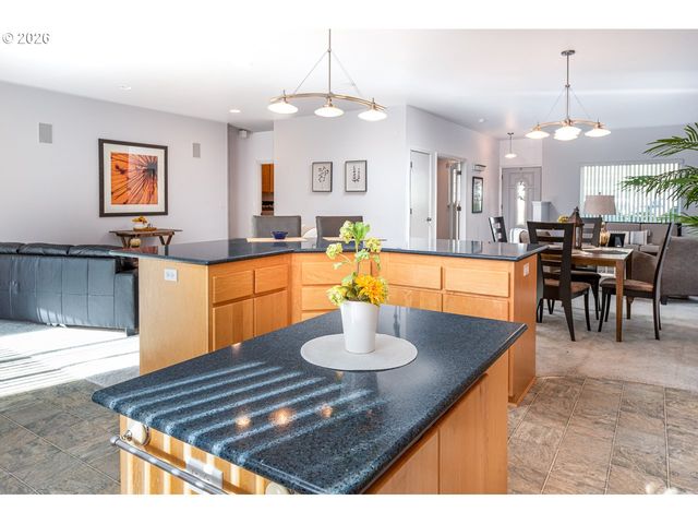 937 S St, Springfield, OR 97477