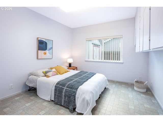 937 S St, Springfield, OR 97477