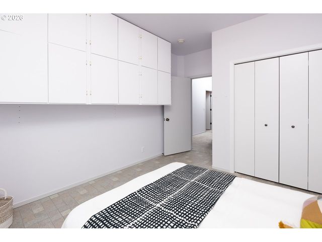 937 S St, Springfield, OR 97477