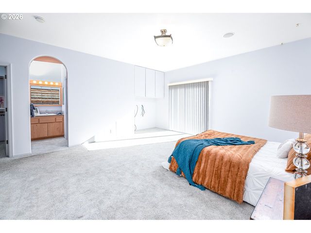 937 S St, Springfield, OR 97477